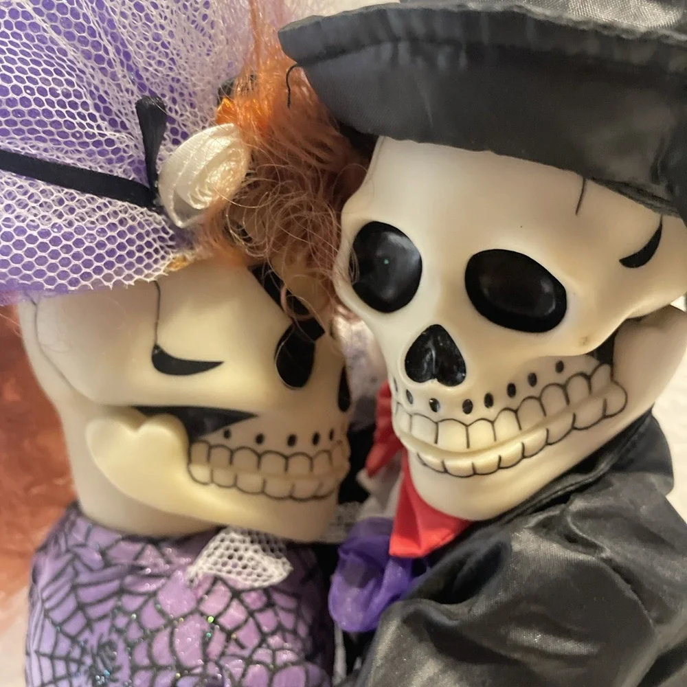 Vintage Newly Deads Animatronic Skeleton WORKS Bride Groom Halloween Singing 90s
